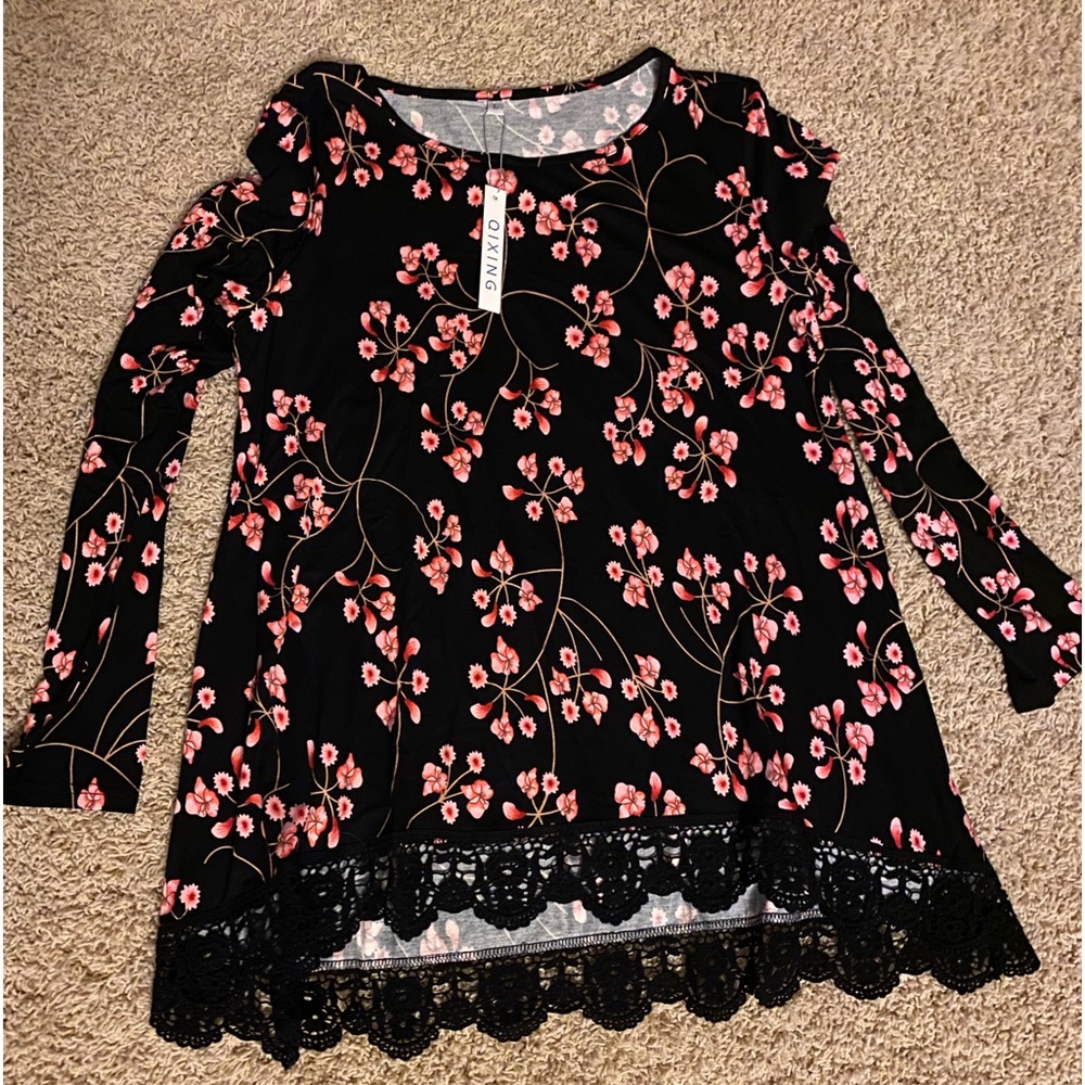 Flowered Tunic - Picture 5 of 13